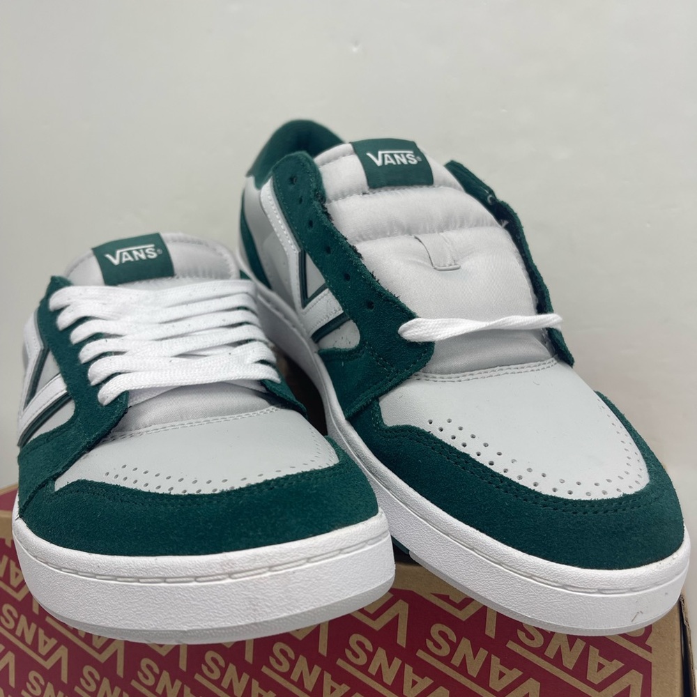 Vans Green White Men's Lowland 2.0
Tri-Tone Green/Grey
VN000D6RZOX Sneakers - Picture 3 of 16